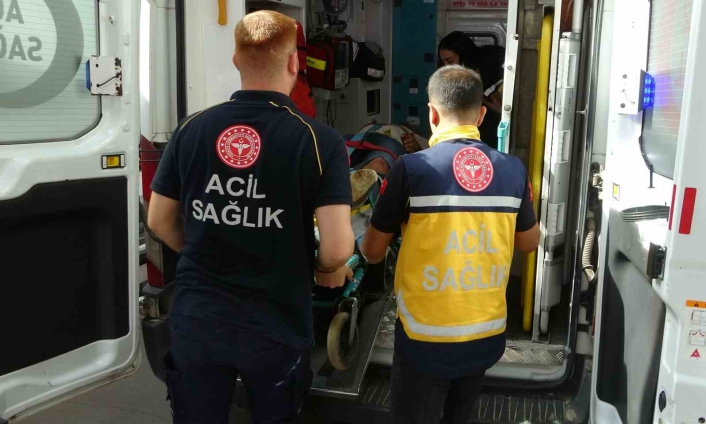 Adıyaman´da kule vinç devrildi: 2 yaralı
