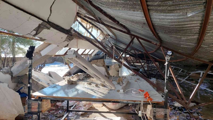 Adıyaman´da tekstil fabrikasının çatısı çöktü
