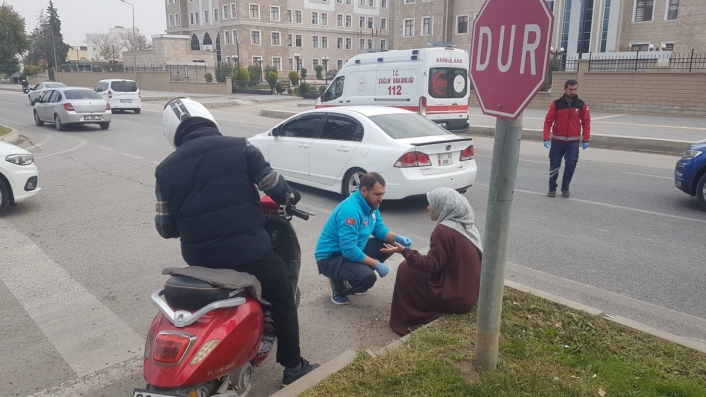 Adıyaman'da Valilik önünde trafik kazası 1 yaralı