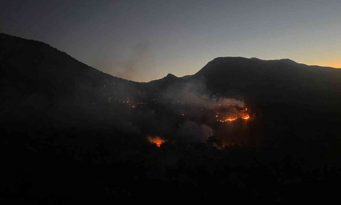 Adıyaman´daki orman yangınına havadan ve karadan müdahale ediliyor