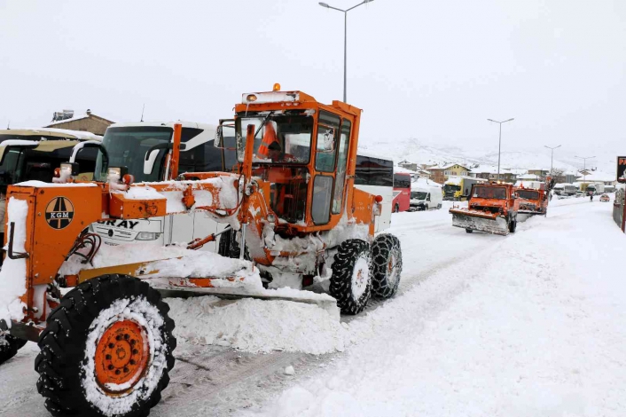 Adıyaman-Malatya karayolu ulaşıma kapandı
