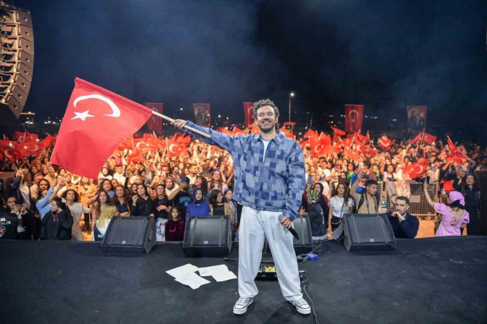 Adıyamanda deprem sonrası ilk konser

