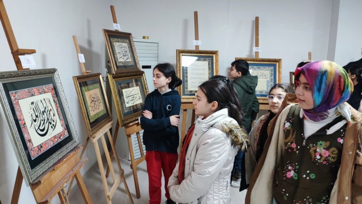 Adıyamanda Gazze yararına sanat sergisi açıldı

