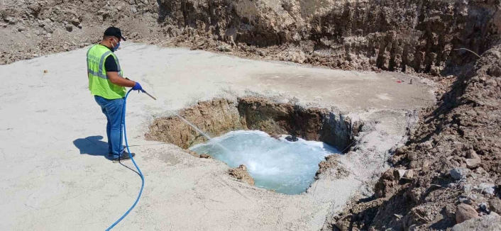 Adıyamanda ilaçlama çalışmaları sürüyor
