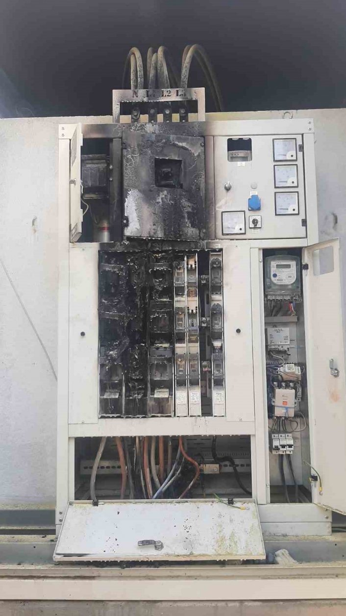 Adıyamanda patlayan trafo korkuttu
