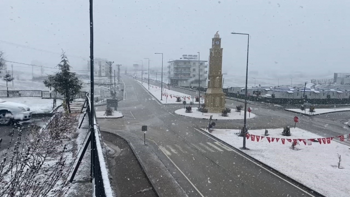 Adıyamanın Sincik ilçesine kış yeniden geldi
