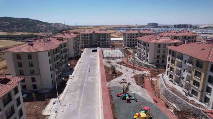 Adıyamanlı depremzedeler Baykarın yaptığı konutlara yerleşmeye başladı