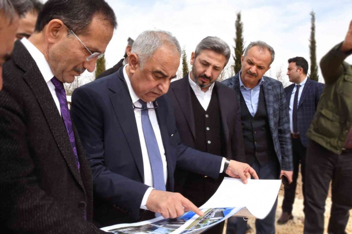 MSK Başkanı Aydın ve AK Parti heyeti üniversitede incelemelerde bulundu