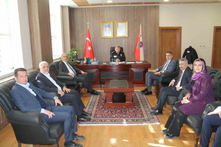AK Parti heyetinden Müdür Uzmana ziyaret

