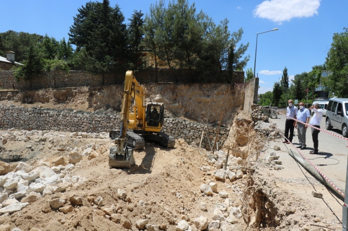 Alagöz, Tut ilçesinde eğitim yatırımlarını inceledi