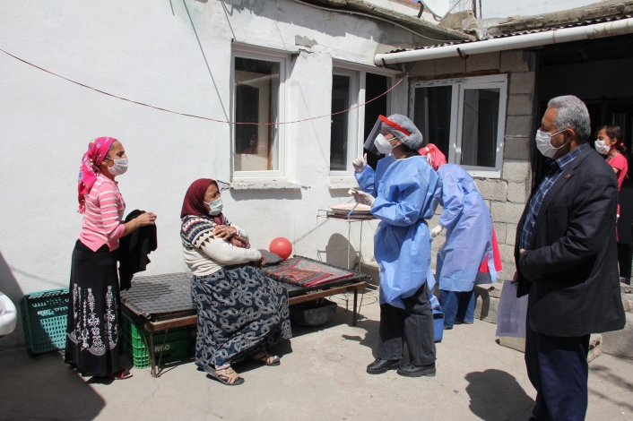 Aşı ikna timleri kapı kapı dolaşıyor
