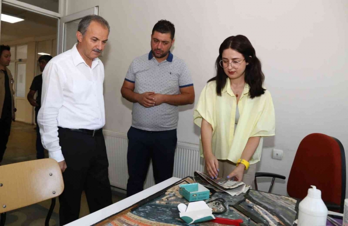 Başkan Kılınç, ADIMEK kurs merkezindeki eserleri inceledi