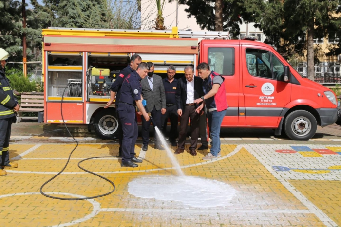Başkan Kılınç minik öğrencilerle birlikte yangın eğitimi aldı