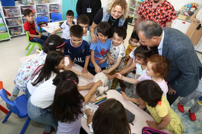 Başkan Kılınç, miniklerin hayvan sevgisine ortak oldu