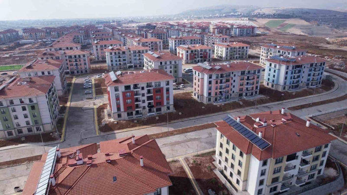Baykarın konutlarına yerleşen depremzedelerden teşekkür
