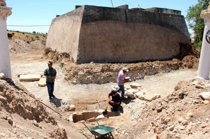 Belediyenin başvurusuyla yapılan kazılarda Roma Dönemi´ne ait mezarlar bulundu
