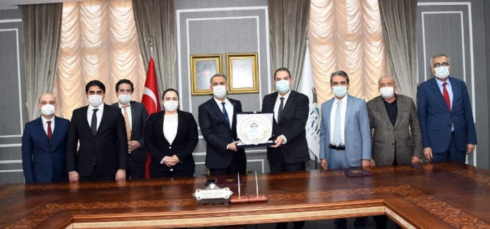 Besni´de sağlığa hayırsever desteği