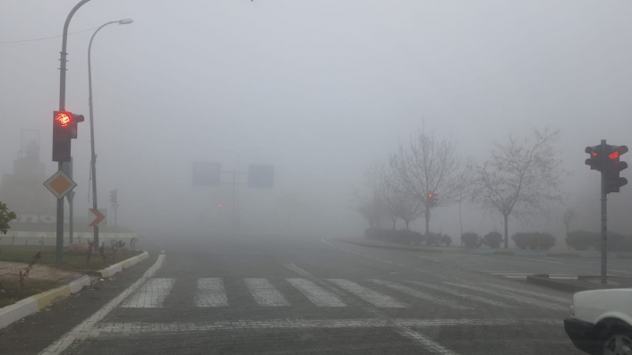 Besni´de yoğun sis etkili oluyor
