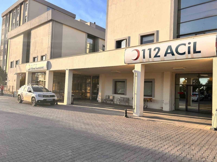 Besnide iki otomobil çarpıştı: 2 yaralı

