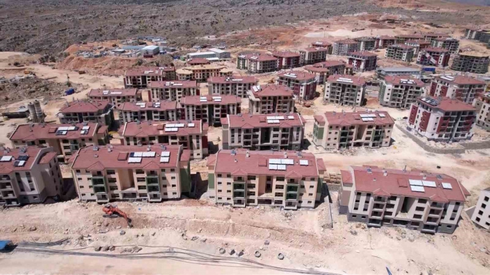 Besni'de kalıcı deprem konutları teslim edilmeye başlandı