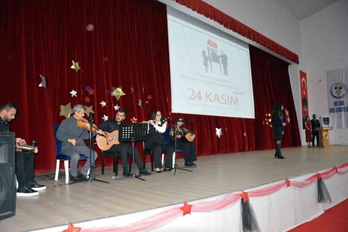 Besnide Öğretmenler Gününe özel program düzenlendi
