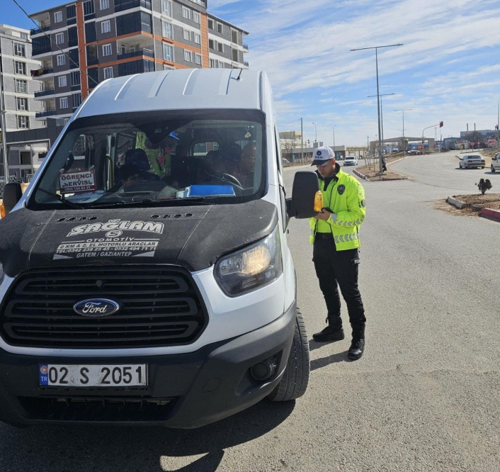 Besnide okul servisleri denetlendi

