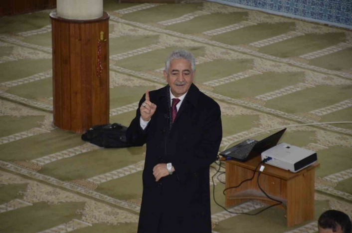 Besnide umreye gidecekler için eğitim semineri düzenlendi
