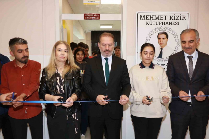Depremde ölen öğretmen Mehmet Kiziri adı kütüphanede yaşatılacak

