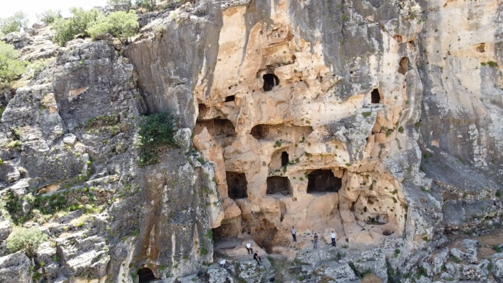 Dört katlı Demirkale Mağarası turizme kazandırılmayı bekliyor