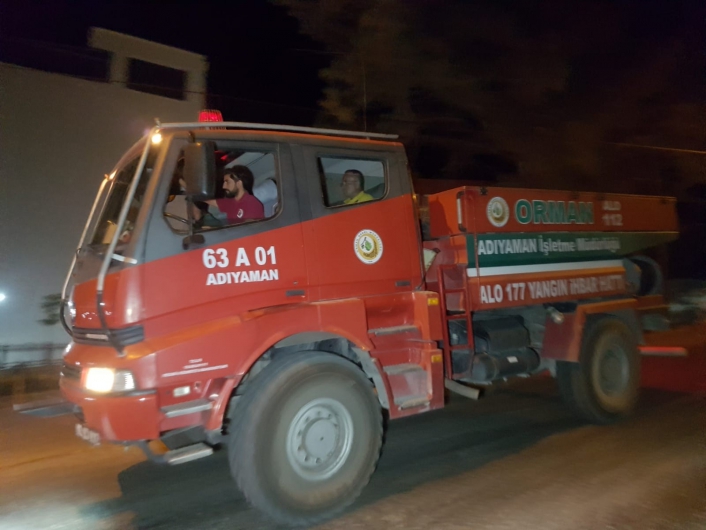 Ekipler yangına karşı hazır kıta bekliyor
