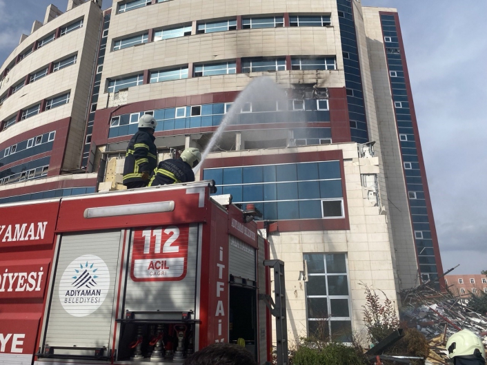 Adıyaman eski diş fakültesi binasında yangın 