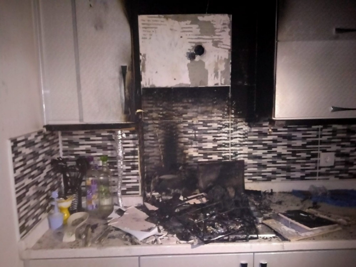 Ev yangını itfaiyenin müdahalesiyle söndürüldü