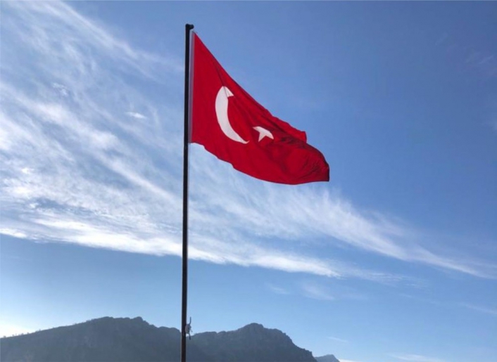 Gerger´in yüksek tepesinde Türk Bayrağı dalgalandırıldı