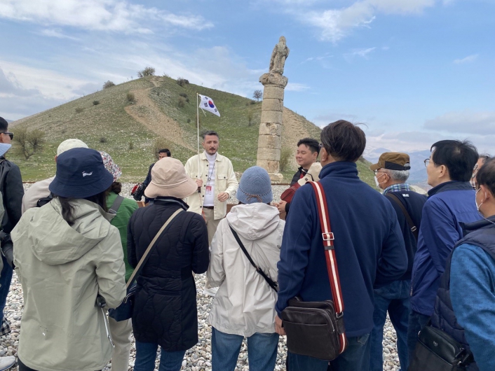 Güney Koreli turistler deprem bölgesindeki tarihi alanları gezdi

