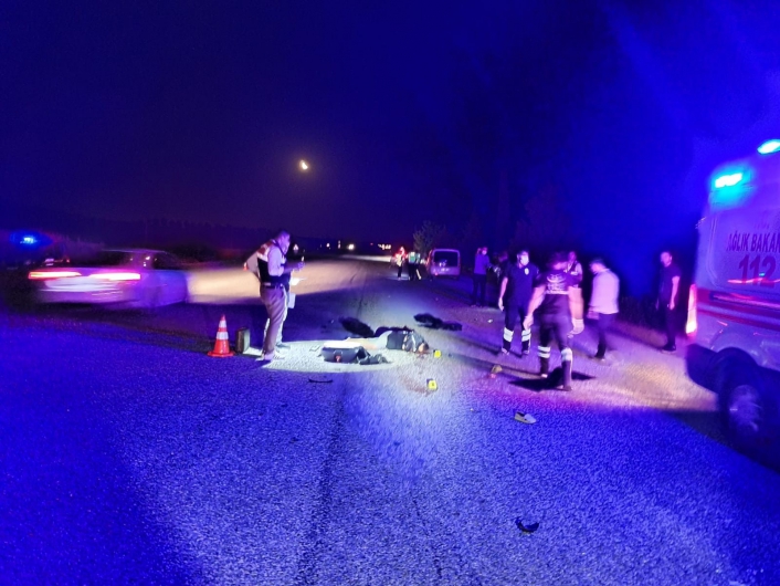 Hafif ticari araç motosiklete çarptı: 1 ölü, 1 yaralı
