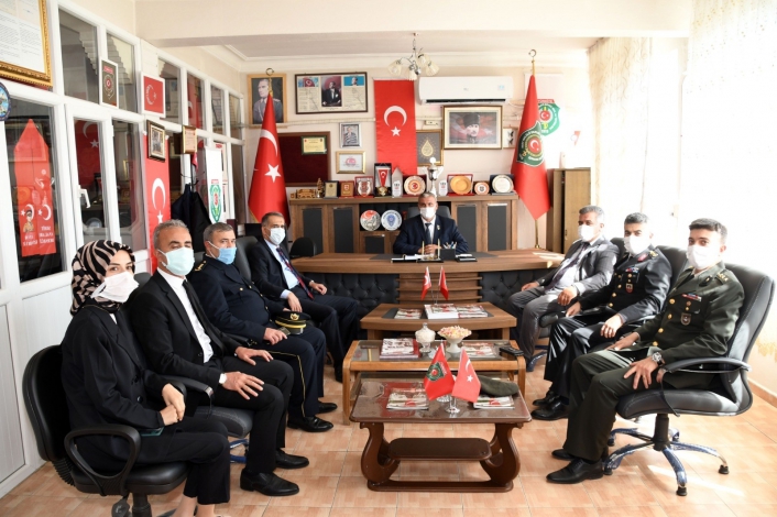 İl protokolünden şehit ve gaziler derneğine ziyaret
