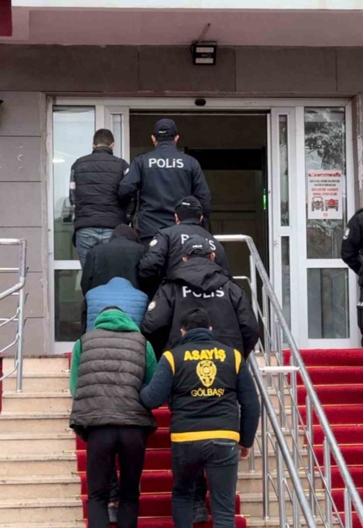 Adıyaman'da İş yeri hırsızı 4 şahıs tutuklandı