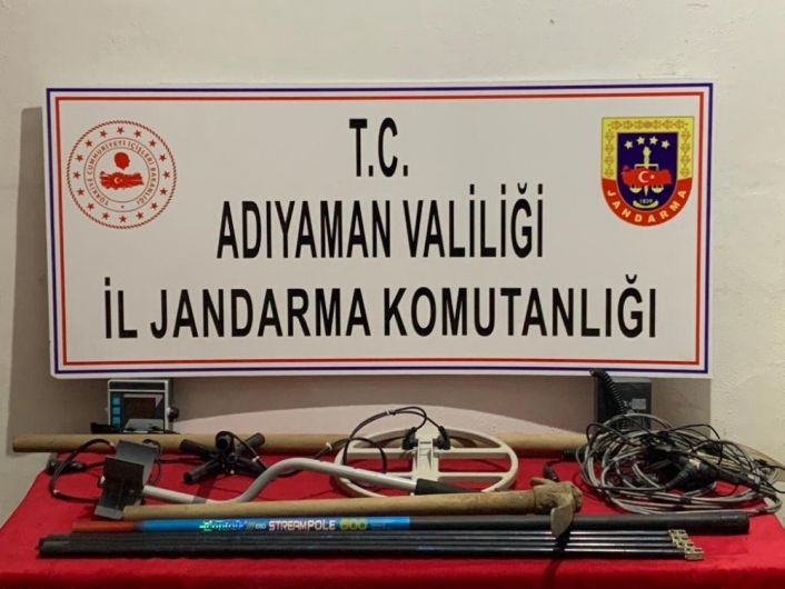 Adıyaman'da Jandarmadan kaçak kazıya suçüstü