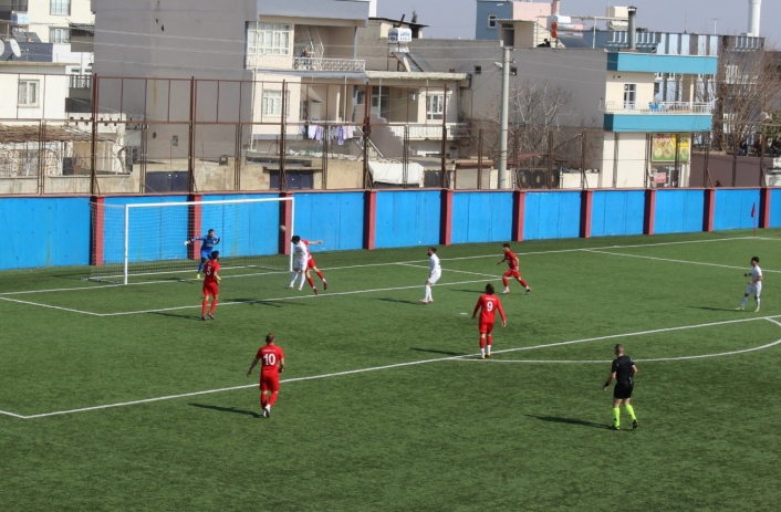 Kahta 02 Spor kendi evinde 1-0 kazandı
