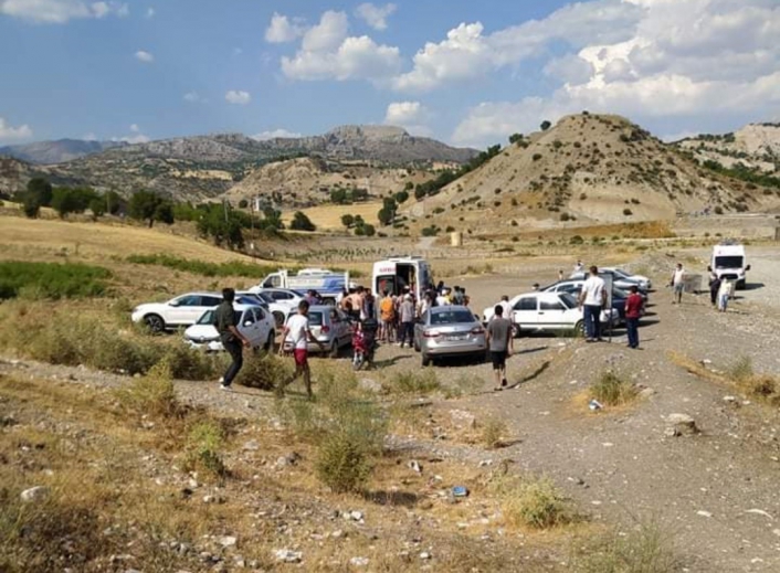 Kahta´da boğulma tehlikesi geçiren genç hastaneye kaldırıldı
