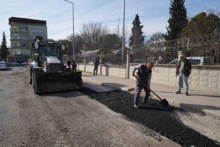 Kaldırım ve asfalt çalışmaları devam ediyor
