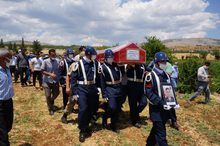 Kalp krizi geçiren uzman çavuş toprağa verildi
