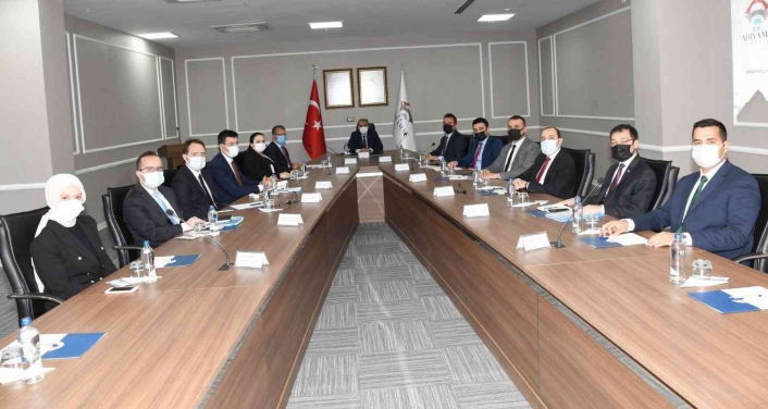 Kaymakamlar, Vali Mahmut Çuhadar başkanlığında toplandı
