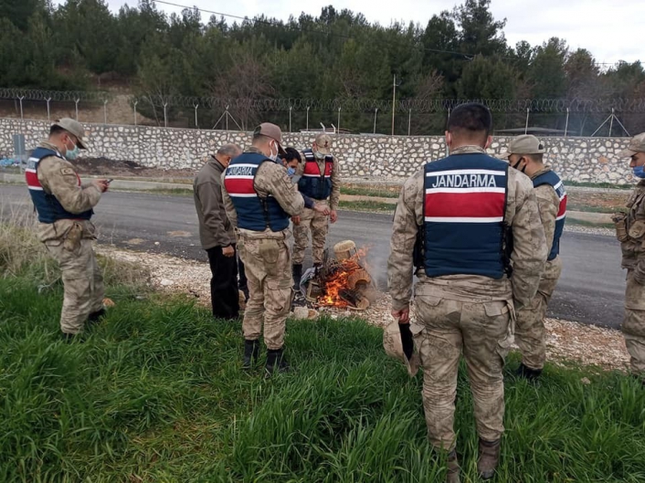 Keklik kafesleri yakılarak imha edildi
