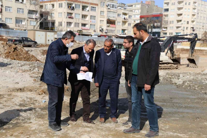 Kent meydanında çalışmalar başladı
