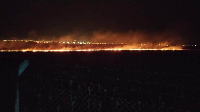 Köy yakınlarındaki anız yangını korkuttu
