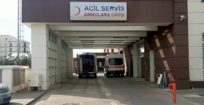 Merdivenden yuvarlanan yaşlı adam ağır yaralandı