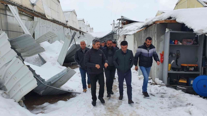Milletvekili Aydın, kardan zarar gören vatandaşlarla bir araya geldi

