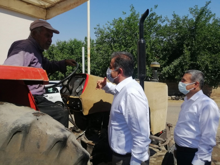 Milletvekili Fırat köy yollarında
