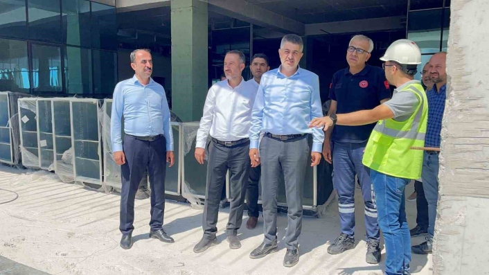 Milletvekili Şan, hastane inşaatında incelemede bulundu
